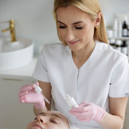 MIKRONAKŁUWANIE & PEELINGI MEDYCZNE – PROJEKTOWANIE SKUTECZNYCH TERAPII ŁĄCZONYCH